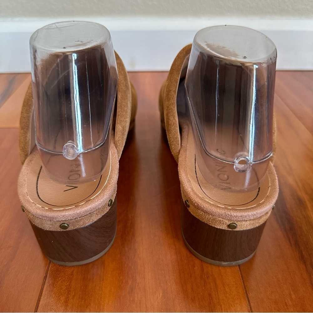 NWOT Vionic Day Kacie Suede Studded in Toffee Heeled Clogs - Picture 9 of 13